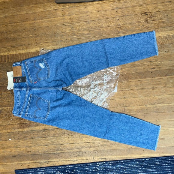 Levi’s boyfriend jeans🔗 - Picture 7 of 11